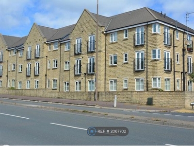Flat to rent in Moorlands Edge, Huddersfield HD3