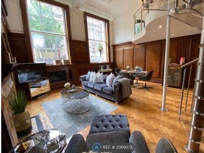 Flat to rent in Mount Stuart Square, Cardiff CF10