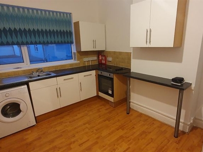 Flat to rent in Mundy Place, Cathays, Cardiff CF24
