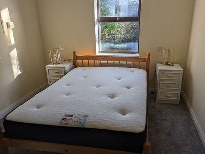 Flat to rent in Pittman Gardens, Ilford IG1