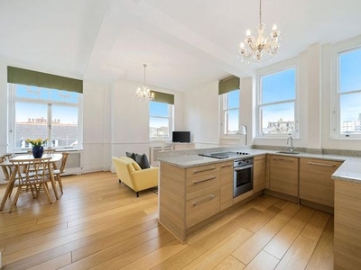 Flat to rent in Portman Mansions, Chiltern Street, Marylebone W1U