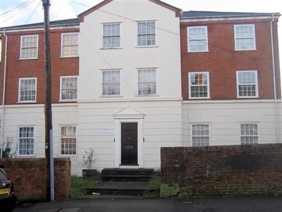 Flat to rent in Russell Street, Reading RG1