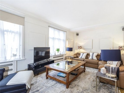 Flat to rent in South Audley Street, Mayfair, London W1K