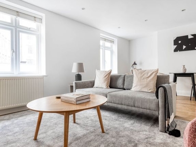 Flat to rent in St. James's, London SW1H