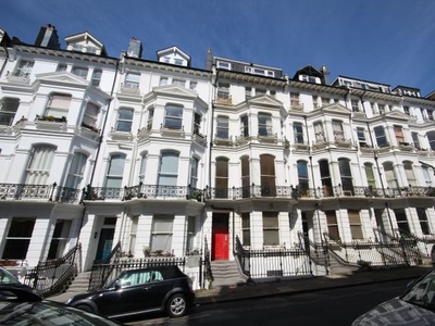 Flat to rent in St. Michaels Place, Brighton BN1