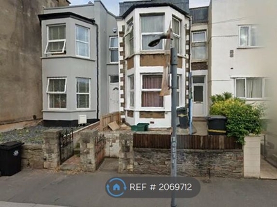 Flat to rent in Stapleton Road, Bristol BS5