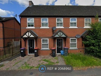 Flat to rent in Stonebridge Close, Telford TF4