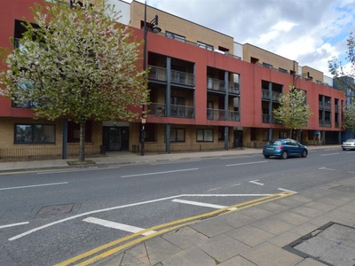 Flat to rent in Stretford Road, Hulme, Manchester M15