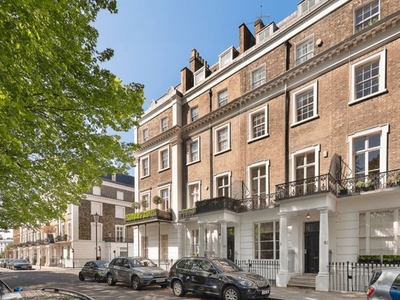 Flat to rent in Thurloe Square, London SW7