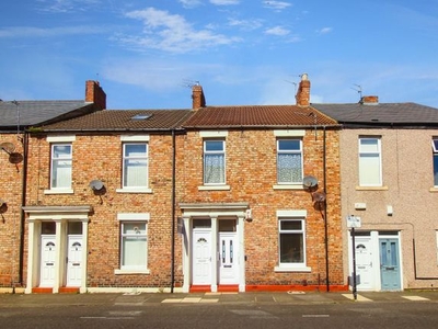 Flat to rent in West Percy Street, North Shields NE29