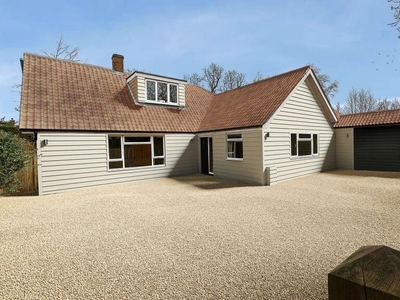 5 bedroom detached bungalow for sale in Dealtree Close, Hook End, Brentwood, CM15