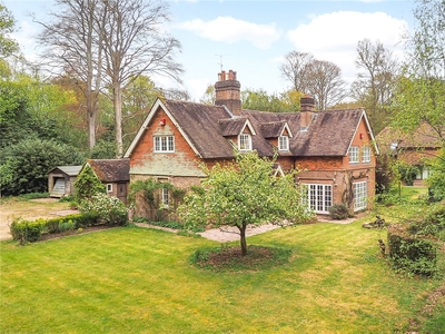 Langley, Liss, Hampshire, GU33 5 bedroom house in Liss