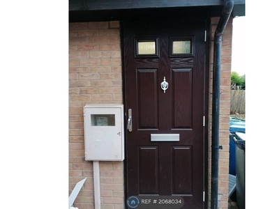 Maisonette to rent in Ascott Gardens, Nottingham NG2