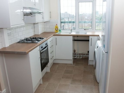Maisonette to rent in Middle Hay View, Sheffield S14