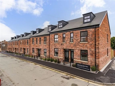 Mews house to rent in Pownall Street, Macclesfield SK10