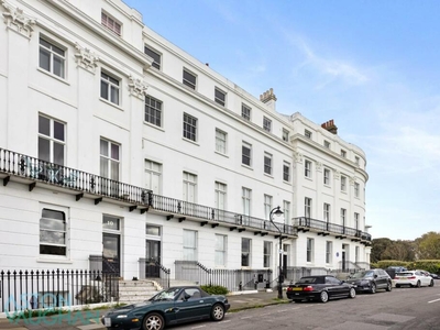 3 bedroom apartment for sale in Lewes Crescent, Brighton, BN2