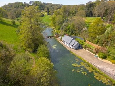 Property to rent in The Lake House, Michaelston Le Pit, Dinas Powys CF64