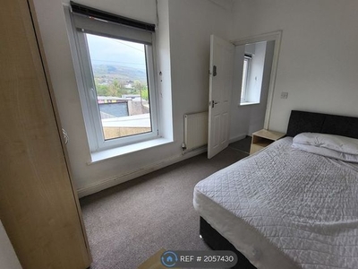 Room to rent in Meadow Street, Treforest, Pontypridd CF37