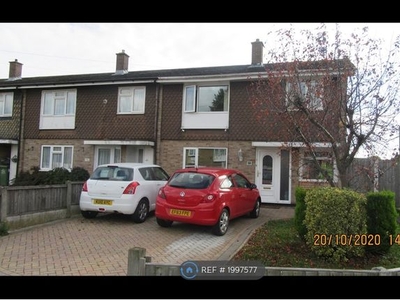 Semi-detached house to rent in Bourne Avenue, Basildon SS15