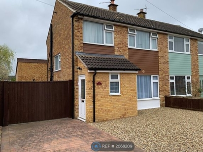 Semi-detached house to rent in Longfields, Bicester OX26
