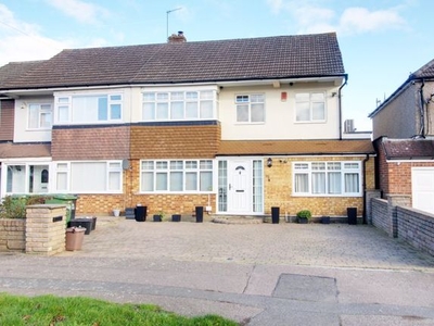 Semi-detached house to rent in Newgatestreet Road, Goffs Oak, Waltham Cross EN7