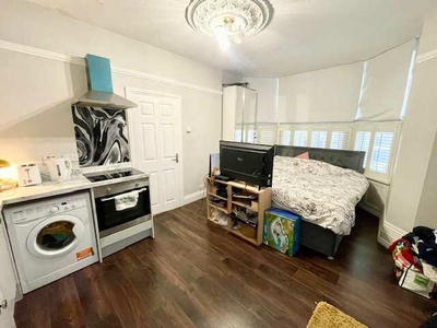 Studio flat for rent in Ditchling Road, Brighton, BN1