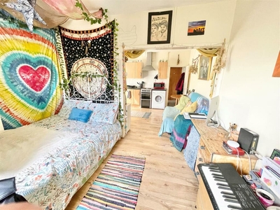 Studio flat for rent in Fishponds Road, Fishponds, Bristol, BS16