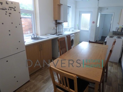 Terraced house to rent in Brazil Street, Leicester LE2