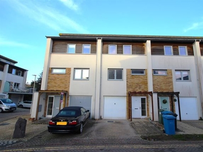 Terraced house to rent in Broomhill Way, Hamworthy, Poole BH15