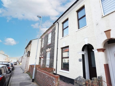 Terraced house to rent in Lawson Road, Lowestoft, Suffolk NR33