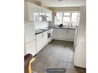 Terraced house to rent in Manor Road, Bristol BS7