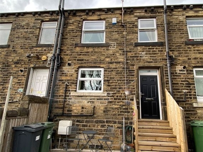 Terraced house to rent in New Hey Road, Huddersfield, West Yorkshire HD3