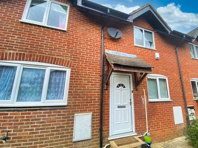 Terraced house to rent in Pipers Field, Ridgewood, Uckfield TN22