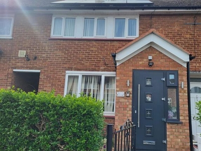 Terraced house to rent in Slough, Berkshire SL3