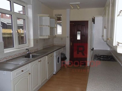 Terraced house to rent in St. Annes Road, Leeds LS6
