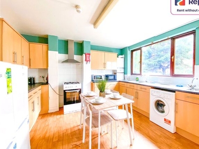 Terraced house to rent in Stanmer Villas, Brighton BN1