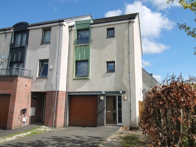 Town house to rent in Crofton Avenue, Renfrew PA4