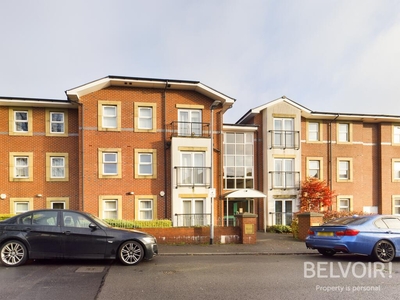 2 bedroom flat for sale in Quarry Avenue, Stoke On Trent, ST4