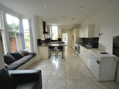 8 bedroom terraced house for sale in Ashleigh Road, Leicester, LE3