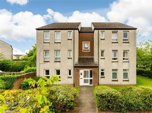 1 bed studio flat for sale in East Craigs