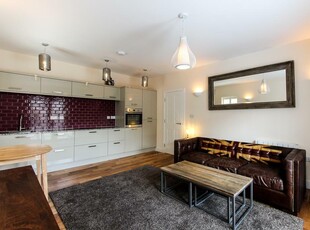 1 bedroom flat for rent in Howard Gardens, Roath, CF24