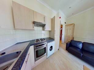 1 bedroom flat for rent in The Walk, Roath, Cardiff, CF24