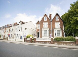 1 bedroom flat for rent in Victoria Road North, Southsea, PO5