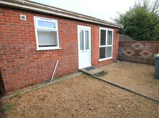 1 bedroom semi-detached bungalow for rent in Neville Road, Norwich, Norfolk, NR7