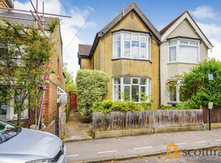1 bedroom semi-detached house for rent in Bartlemas Road, East Oxford, OX4