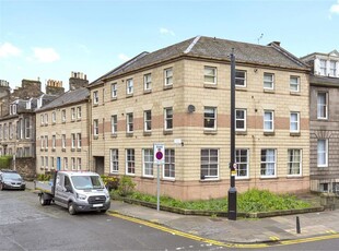 2 bed top floor flat for sale in Leith