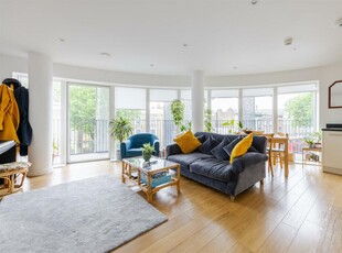 2 bedroom apartment for sale in Dalston Lane, Hackney, E8