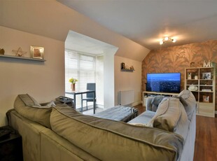 2 bedroom apartment for sale in Lambourne Chase, Chelmsford, CM2