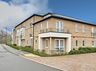 2 bedroom apartment for sale in Sunwood Drive, Sherfield-on-Loddon, Hook, Hampshire, RG27