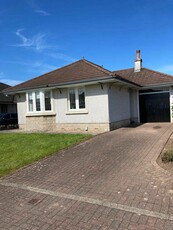 2 bedroom bungalow for rent in Burnhouse Brae Newton Mearns, G77